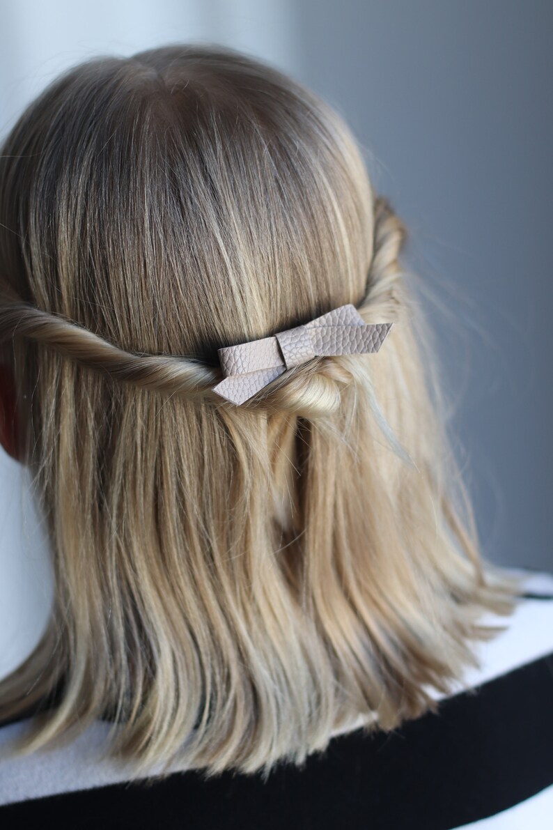Toddler non-slip hair clips Vegan Leather Bows Dainty Pale Yellow Bows Clips Dogs Baby Bow Headbands Faux Leather Bows Girl Bows