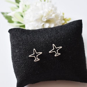 Silver Twinkle Star Earrings. Star Stud Earrings in Sterling Silver. Silver Tiny Star Earrings For Women. Dainty Star Earrings in Silver