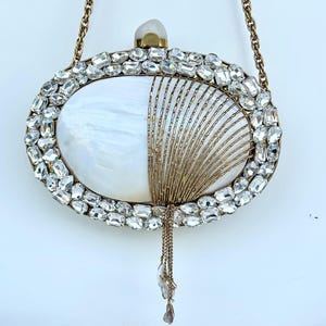 Natural Seashell Bridal Clutch Pearl Shell Wedding Bag Handcrafted Rhinestone Studded Evening Purse Perfect for Events