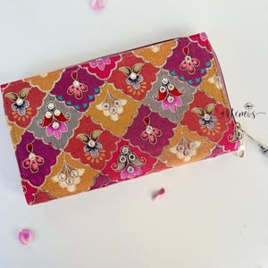 Multicolor Floral Embroidered Wallet small mirror work Handmade Women’s Wallet with Tassel Embroidery Handheld Purse Flower Pattern Wallet