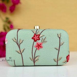Floral Hellgrün bestickte Capsule Clutch Damen Hochzeit und Party Tasche mit Schultergurt für Diwali Sammlungen und ethnische Veranstaltungen