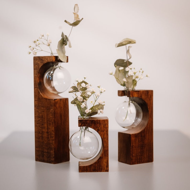 Reagenzglas Vase Holzständer Dekoration Geschenkidee in Nussholz Farbe Bild 1