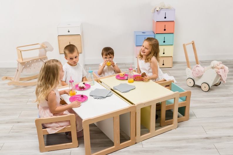 Panca grande e sedie Montessori multifunzionali, in legno massello e compensato certificato. Articolo anagrafica bambino. Regalo per bambini immagine 2