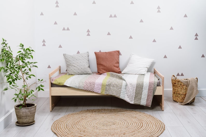 Cama de suelo montessori con listones imagen 3