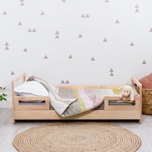 Cama de suelo montessori con listones imagen 1