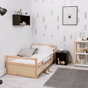 Montessori floor bed with slats