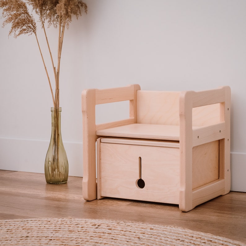 On this picture is our chair and small box set. The chair can be used in 3 different heights but also as a table, can be a nightstand or a coffee table for the parents.
The Small Box can be hanged on the wall, as well as drawer for desk and bench.