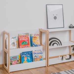 Ensemble blanc d'une étagère MIDI Montessori et d'une étagère bibliothèque Montessori MIDI pour liste de naissance Cadeau pour enfant