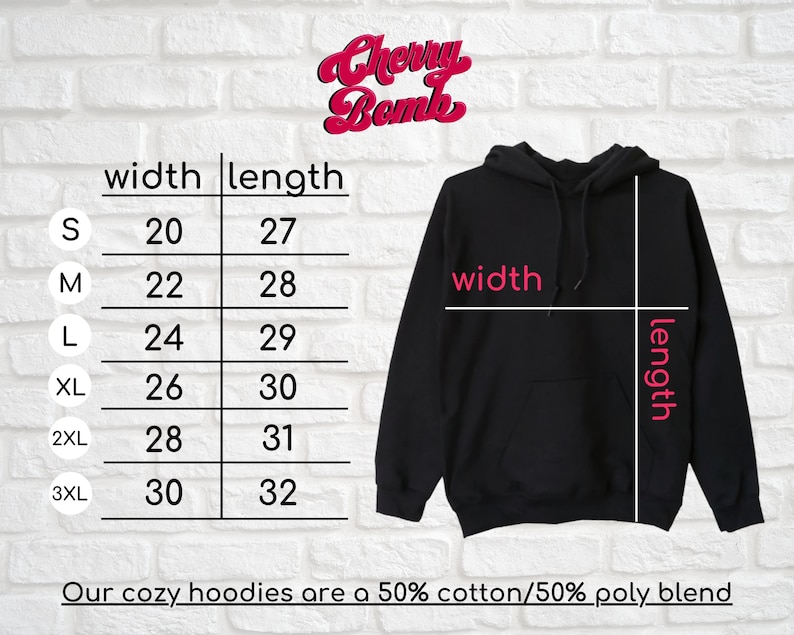 Pode incluir: Tabela de tamanhos para um moletom com capuz preto com medidas em polegadas para largura e comprimento. A tabela mostra os tamanhos S a 3XL. O texto "Cherry Bomb" est&aacute; no topo da tabela. O texto "Our cozy hoodies are a 50% cotton/50% poly blend" est&aacute; na parte inferior da tabela.