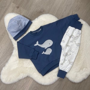 Set Oversized Sweater mit Hose Wal/jeansblau mit Plott, Oberteil, Hose, Babyset