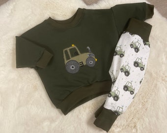 Set Oversized Sweater mit Hose Traktor/moosgrün mit Stickerei, Oberteil, Hose, Babyset