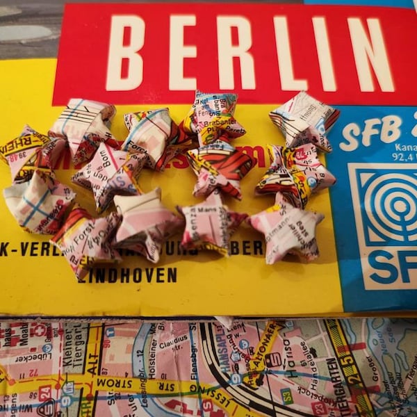 Paper stars from old Berlin city map - Lucky Stars - Lucky Stars - Origami - Scatter decoration holiday, wedding, honeymoon, globetrotter