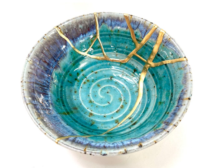 Kintsugi Gifts, Kintsugi Bowl, Japanese Art in Repairing With Gold a