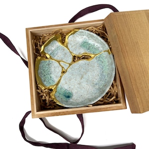 Include Wooden Box ,Kintsugi gifts, kintsugi Vase, Japanese art in repairing with gold a broken pottery, kintsukuroi bowl, kintsugi pottery