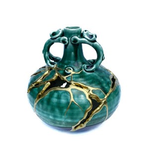 Include Wood Base ,Kintsugi gifts, kintsugi Vase, Japanese art in repairing with gold a broken pottery, kintsukuroi bowl, kintsugi pottery