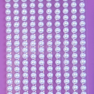 Demi-perles blanches rondes adhésives 4mm (packaging de 180 pcs)