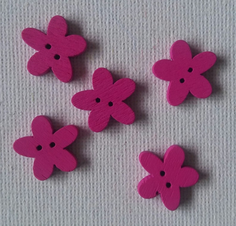 Boutons fleurs fushia en bois image 4