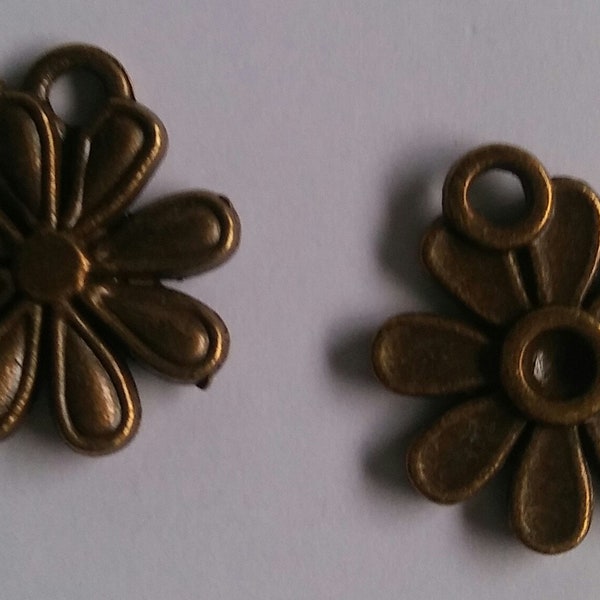 Breloques Fleurs métal bronze