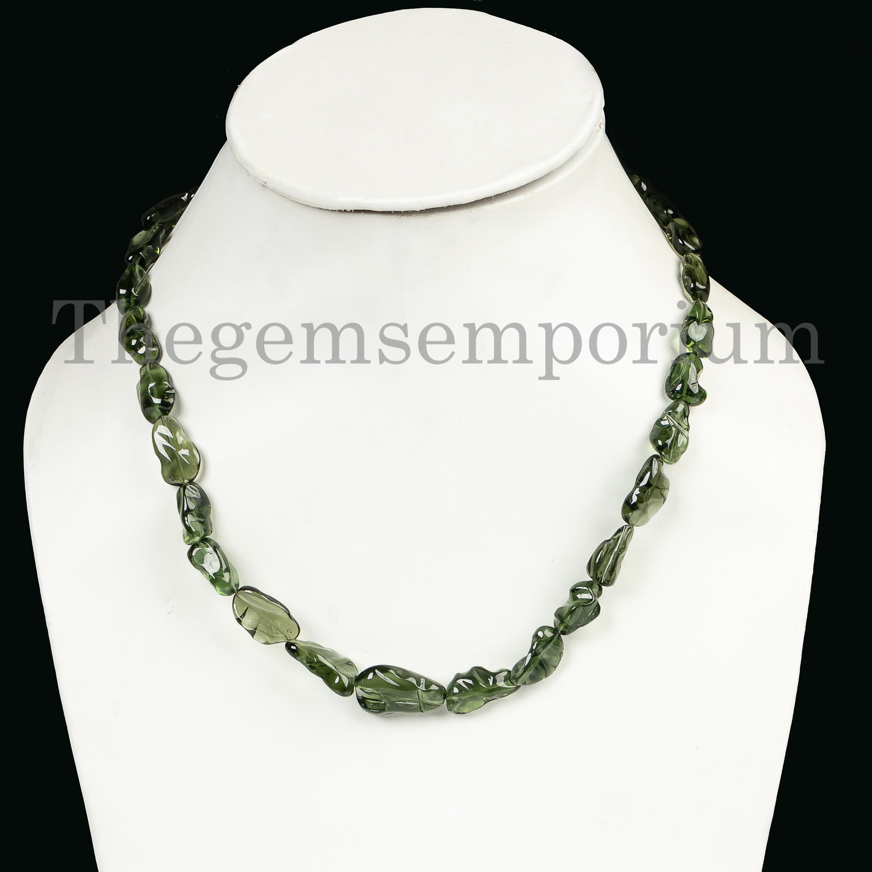 最高品質のモルダバイトネックレス、モルダバイトの滑らかなナゲット