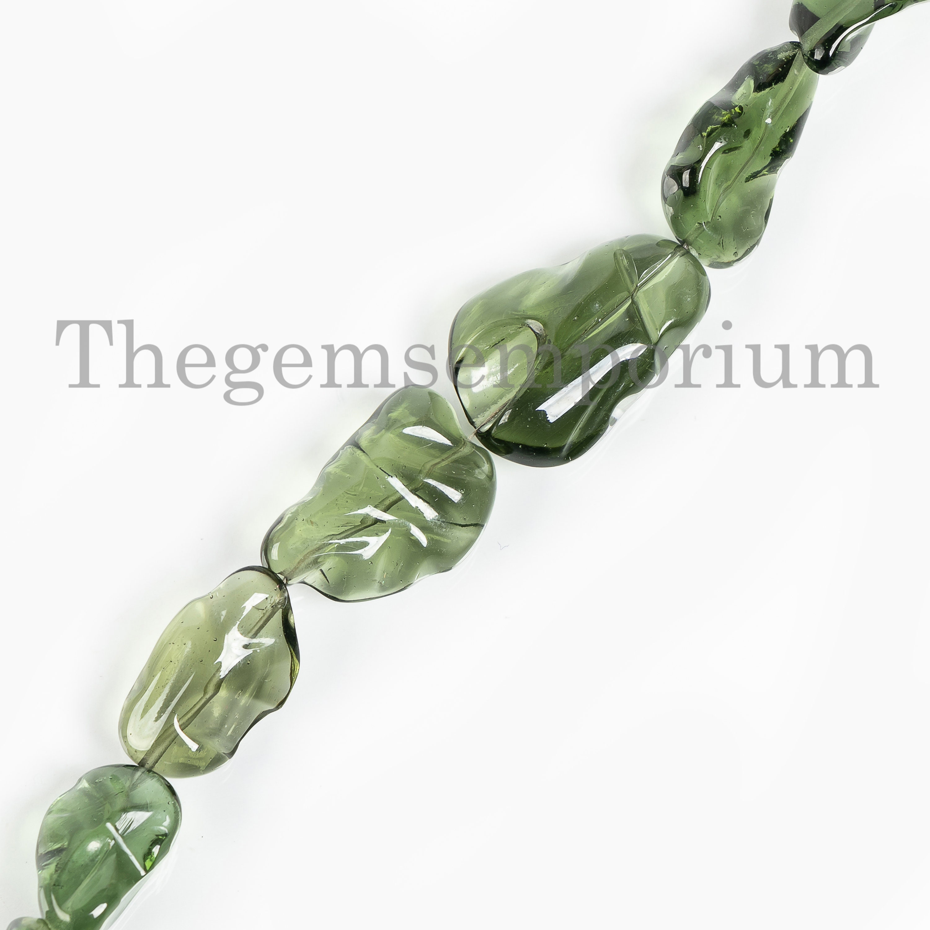 最高品質のモルダバイトネックレス、モルダバイトの滑らかなナゲット