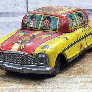 Vintage Tin Friction Car: Collectible Metal Family Sedan, Made in India