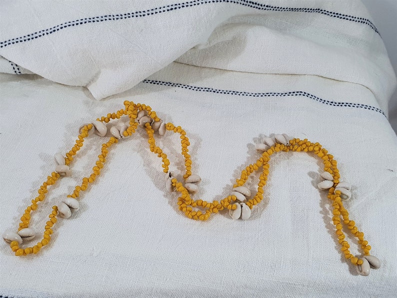 Vintage Estate Cowrie Yellow Shell Necklace Lei Tiki Island Souvenir Boho Coastal Kitsch