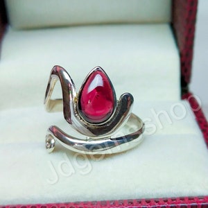 Gorgeous Natural Red Garnet Pear Shape Gemstone 925 Sterling Silver Ring - Handcrafted Women's Jewelry