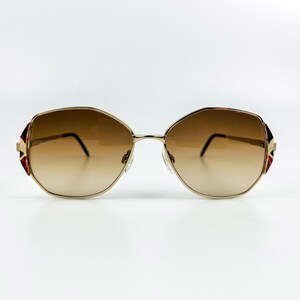 Óculos de sol vintage dos anos 80: armação dourada, lentes marrons degradê - Fabricado na Itália