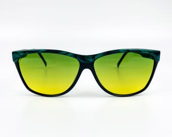 Gafas de sol de acetato verde de los años 80: Anne Klein Italian Vintage Eyewear