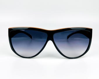 Gafas de sol vintage de los 80: montura de acetato negro, lentes polarizadas con degradado ahumado - Anne Klein Riviera