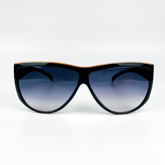 Vintage 80s Sunglasses: Black Acetate Frame, Smoke Gradient  display picture 1
