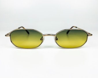 Occhiali da sole vintage anni '90, montatura in metallo dorato, lenti sfumate verdi, realizzati in Italia, NOS