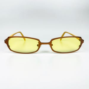 Vintage 90s Rechteck Sonnenbrille, Gelbe Gläser, Brauner Metallrahmen, Made in France, NOS