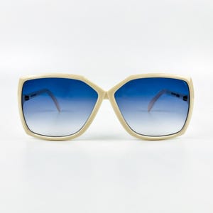 Vintage Sunglasses – 70s NOS Retro White Oversize Acetate Frame & Blue Gradient Lenses – Woman Eyewear – Statement Shades – Made in Austria