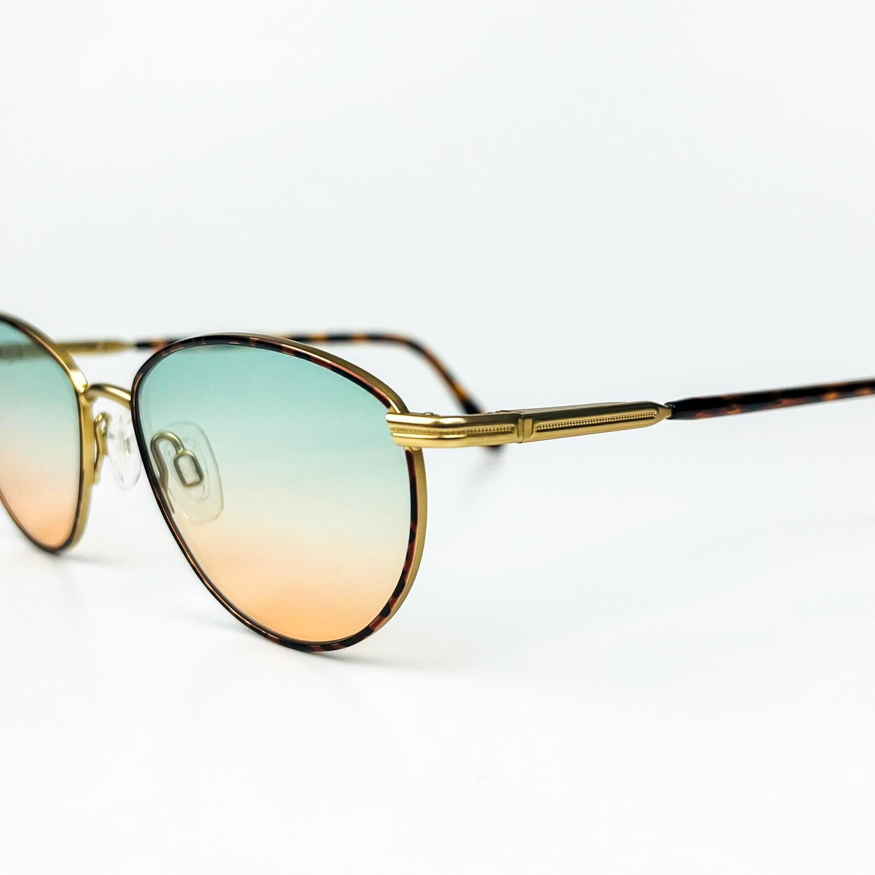 Luxottica Vintage 90s Sunglasses – Gold Metal Frame  display picture 1