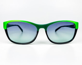 Vintage Sunglasses – 2000s Retro Glasses – Black Acetate Frame & Purple-Blue Gradient Lenses – Made in Italy