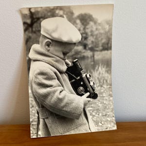 Vintage Foto Kleiner Junge – Kinderfotografie – Mid-Century Momentaufnahme