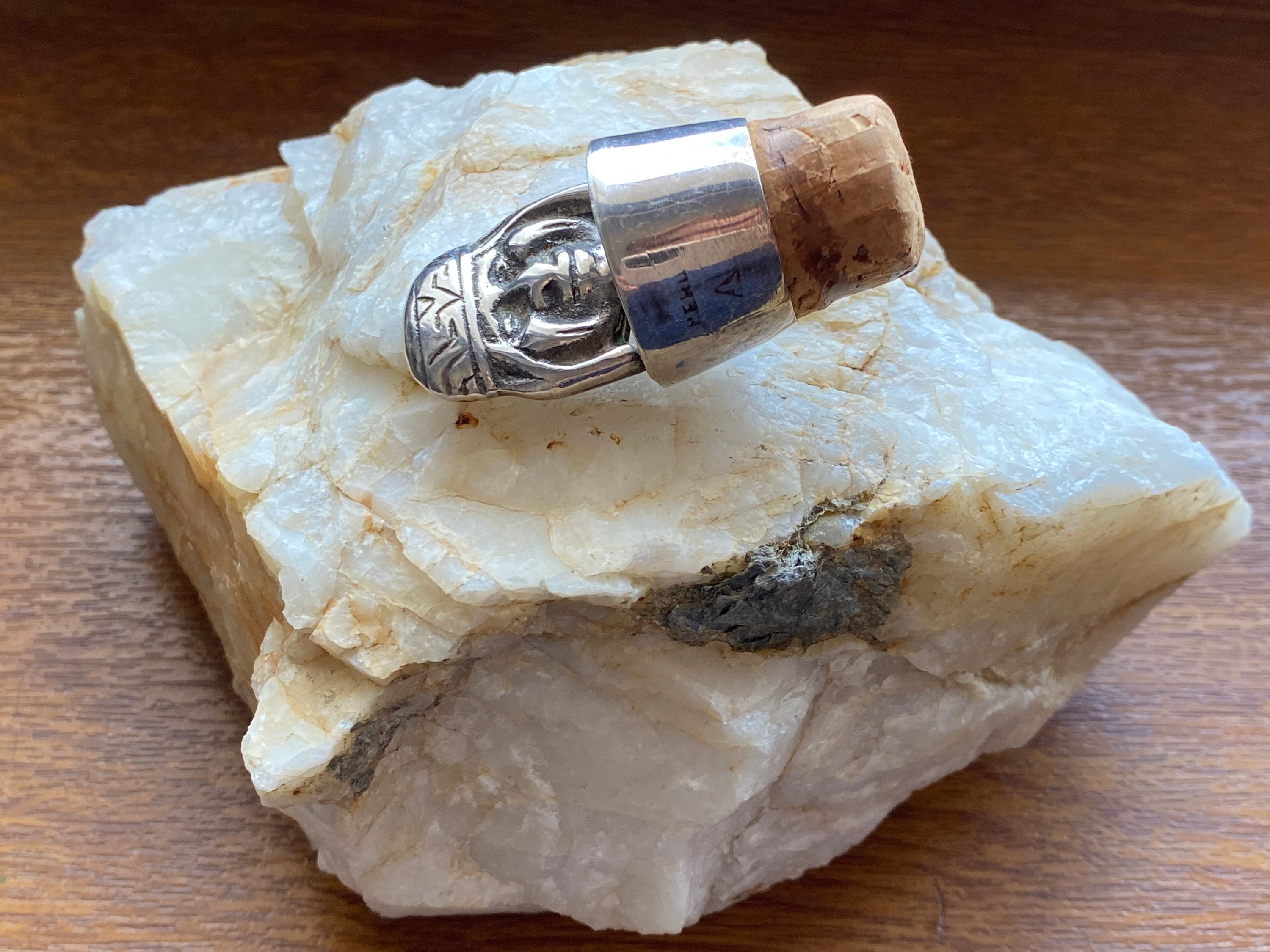 Peruvian Bottle Stopper – Vintage Wine Stopper – Peru Souvenir – Silver Metal Decorative Barware – Andean Art Gift