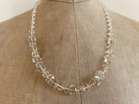 Collier Vintage En Perles De Verre Transparentes Taillées – Longueur 40.5 Cm, Style Ras Du Cou Fantaisie