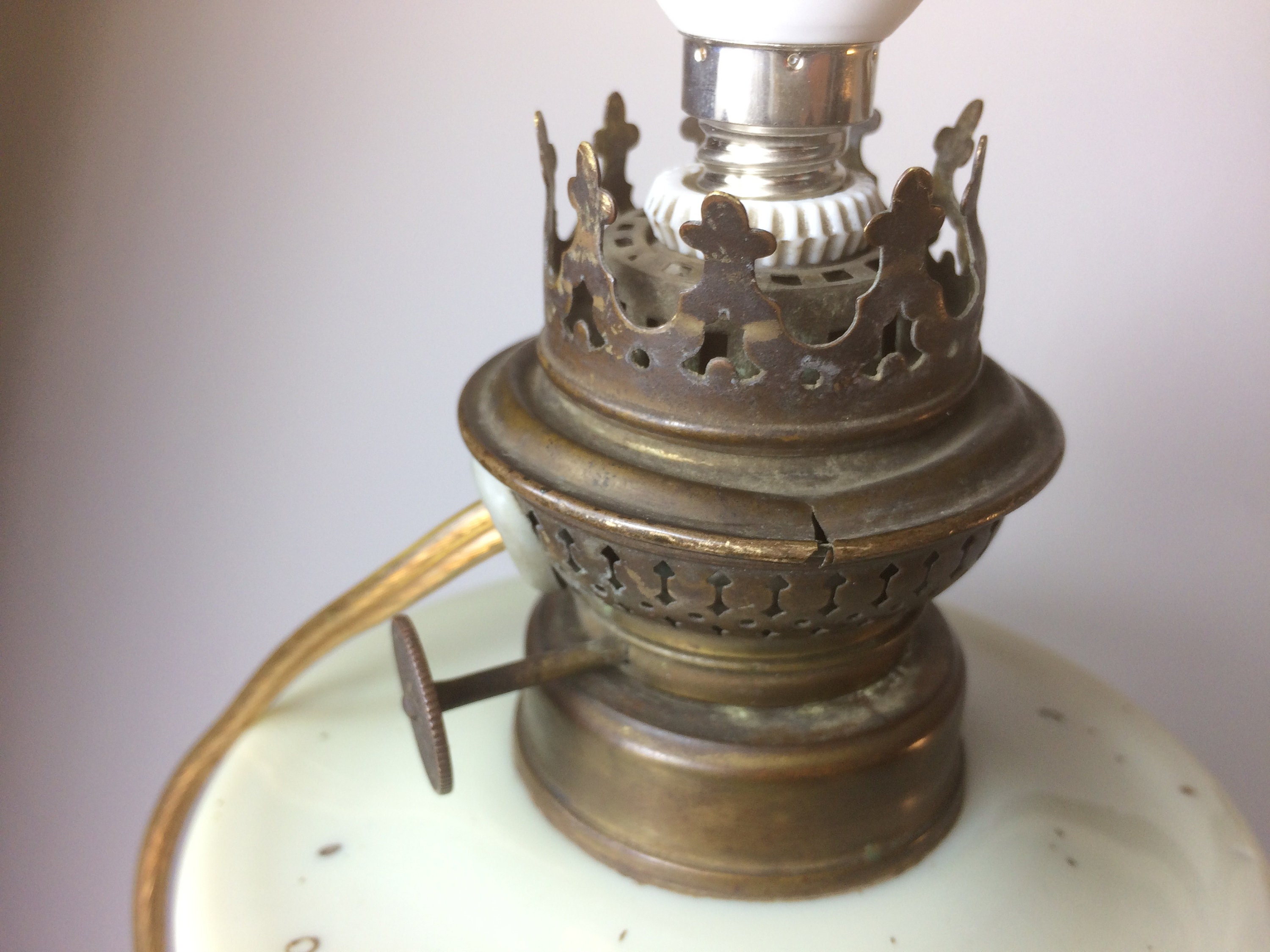 Lampe à Pétrole Vintage KOSMOS BRENNER - Verre Transparent Et Blanc, Fonctionnelle, 50,5cm