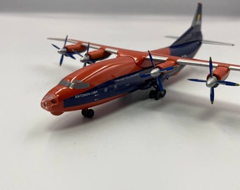 AN-12 Cavok Blauw en Oranje 1:200, Antonov, Vliegtuigmodel, Luchtvaartcadeau, Cadeau voor piloot, Model met chassis, propellers, Luchtvaart