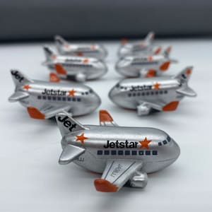 Imán para refrigerador, avión Jetstar, imán para avión, aviación, avión, decoración del hogar, regalo para él, regalo para piloto, aviación, imán genial