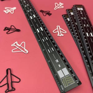 Règle de piste 30 cm/12 pouces, Règle d'aviation, Cadeau de pilote, Règle de bureau, Avion, Design de piste, Bureautique, Papeterie scolaire, Aéroport, AvGeek