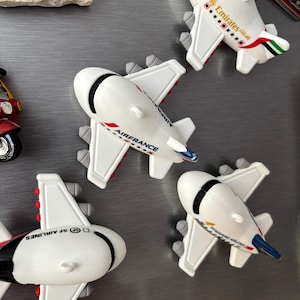 Refrigerator Magnet Plane Emirates, Airplane Magnet, Aviation, Air France, Home Decor, Aviation, Cool Magnet, Singapore Airlines