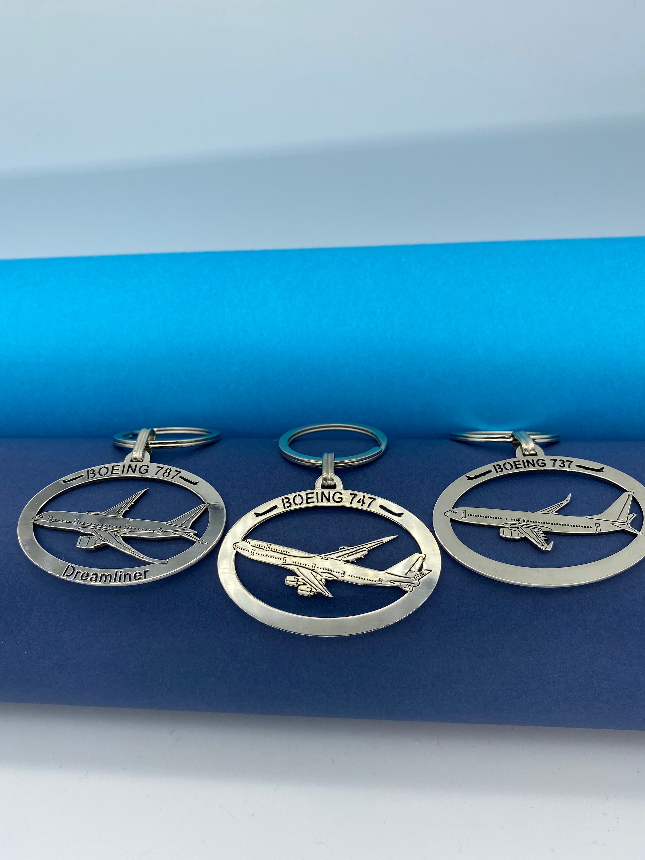 Metal Keychain Boeing, B747, B737, B787 Dreamliner, Keychain with plane, Keychain with airplane, Best Pilot Gift, AvGeek, Boeing