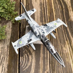 航空機モデル エアロ L-39 アルバトロス 1:72、航空ギフト、パイロットへのプレゼント、コレクターモデル、飛行機、航空、アルバトロス、L-39、軍事