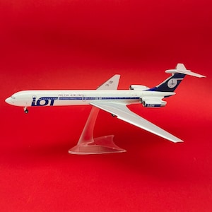 Aircraft Model Ilyushin Il-62m LOT Polish Airlines SP-LBB 1:200, Ilyushin, Aviation gift, Present for pilot, Model With Chassis, Aviation