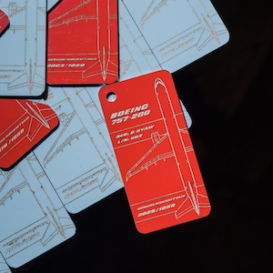 Keychain Aviation Tag Boeing B757-200 TUI Airways G-BYAW, Original aircraft skin, Gift for pilot, Keychain with plane, Boeing Company, TUI