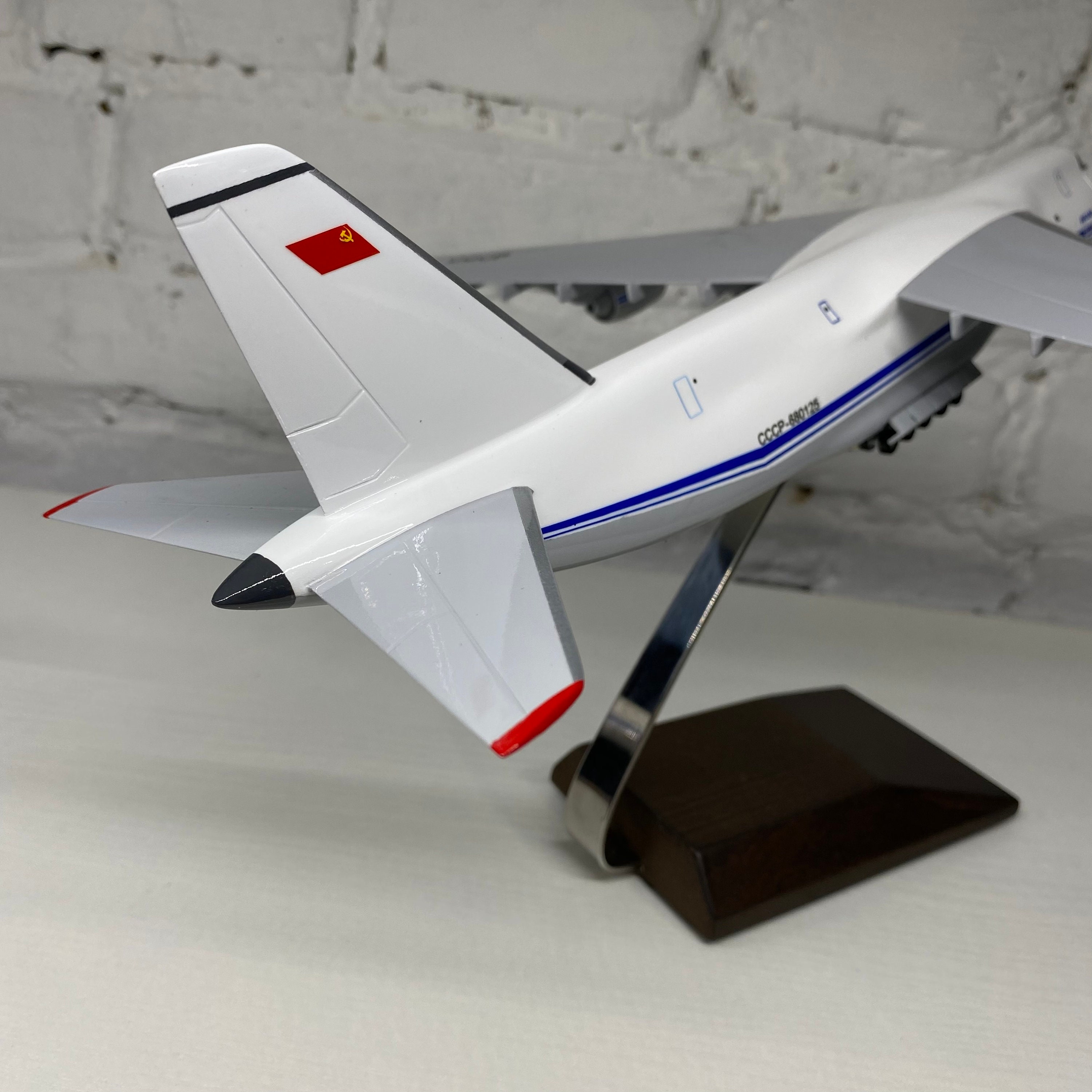 AN-124 アエロフロート 1:200 「ルスラン」 アントノフ シャーシ AN-124 アエロフロート 1:200 「ルスラン」 アントノフ シャーシ