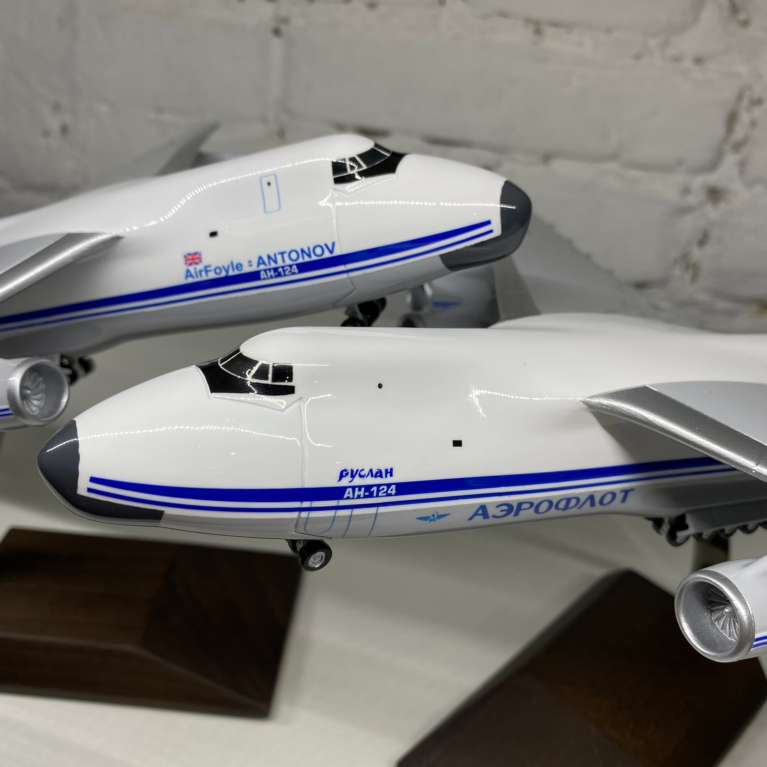 Revell Maqueta Avión Antonov An-124 Ruslan 1:144